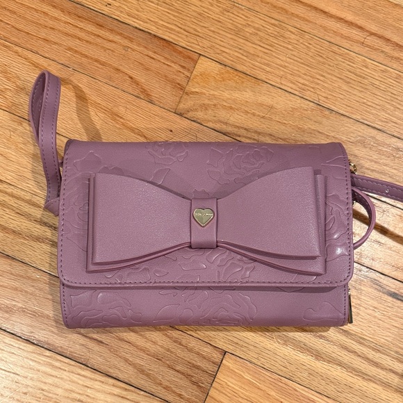 Betsey Johnson Handbags - Betsey Johnson Lavender crossbody with Bow